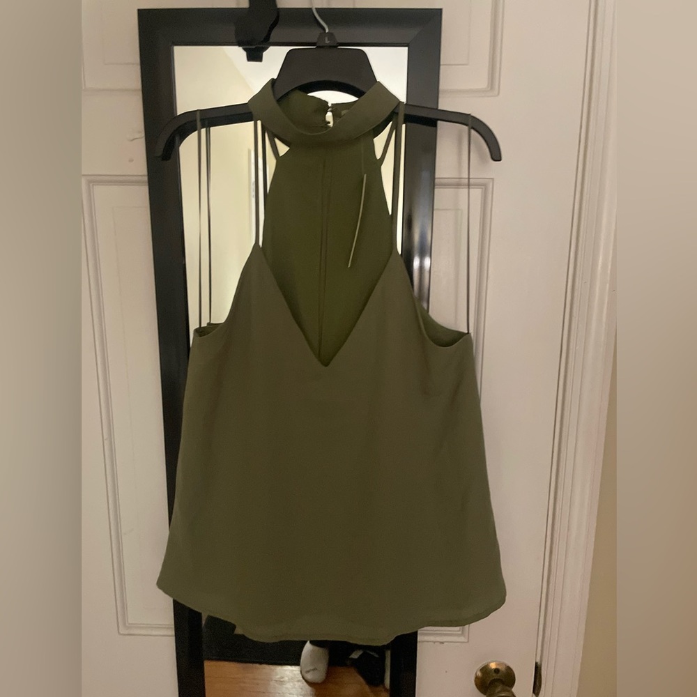 Vera Wang Green Cut Top - Picture 3 of 7